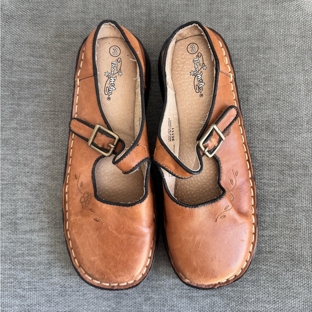 Thom McAn leather Mary Jane clogs